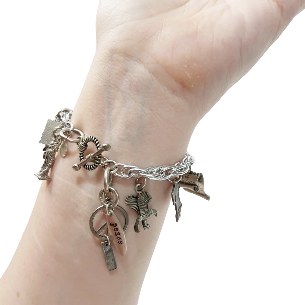 AMERICANA CHARM BRACELET -  12 Charms Depicting Revolutionary USA​​​​​​​…​​​​